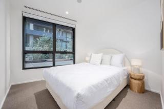 LaneStay - Grand Prix Retreat w Pool Gym Parking - 6