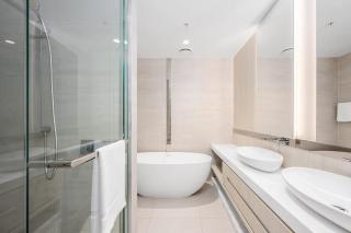 LaneStay - Grand Prix Retreat w Pool Gym Parking - 4
