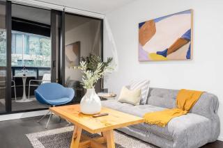 LaneStay - Grand Prix Retreat w Pool Gym Parking - 2