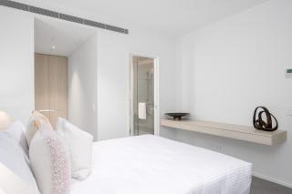 LaneStay - 2BR Albert Park Views Pool Gym Parking - 7
