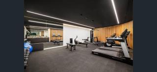 LaneStay - 2BR Albert Park Views Pool Gym Parking - 6