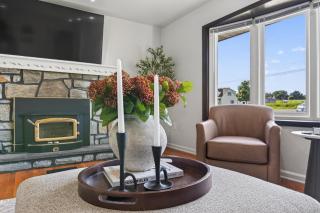Cozy Farmland Retreat Minutes to Sight & Sound - 2