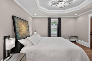 Modern East ATL Holiday Getaway - 1