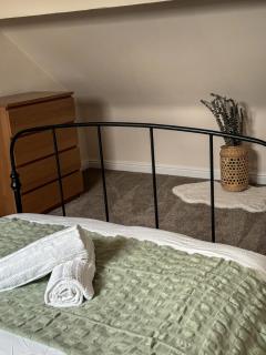 Central Horsforth Stone Cottage - 10 mins from LBA - 3