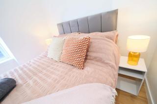 One Bedroom Apartments By Travel Short Term Rental Agency Derry City Centre - 1