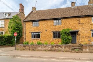 Characterful Grade II Listed Cottage in Bodicote - Pass the Keys - 9