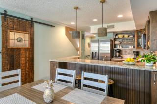 Ocean Villas #15 - 2
