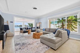 Beautiful Waterfront House with Pool & Dock Access! Close to Beach & Restaurants! - 2