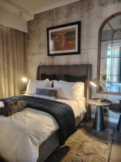 Menlyn Maine Trilogy Apartment 1305 - 1
