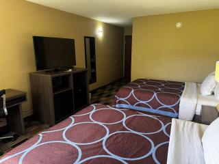 Super 8 by Wyndham Conway - 4