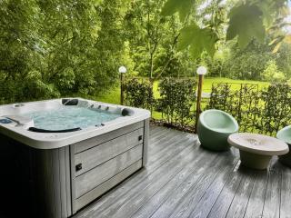 Riverbank Cottage - 3