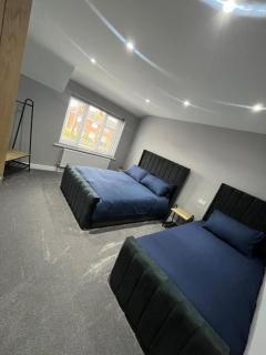 Droversdale Delux hottub and pool table - 3
