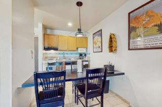 Lakefront resort condo 1 mile from Heavenly Ski Resort with free shuttle - 8