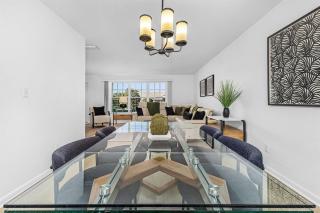 4BRM Stylish Private Home, HTD POOL-Close To Beaches-BBQ-Pets OK-Spotless Clean - 3