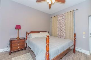 Fresh & Modernized 2BR Fl 1 Apt @ Downtown Albany - 8