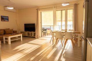 Familiar Apartment! Unwind with Beach & Sea Views! - 9
