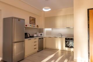 Familiar Apartment! Unwind with Beach & Sea Views! - 4
