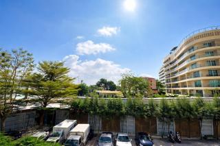 Luxury Balcony View with Open Sky and Greenery - 6