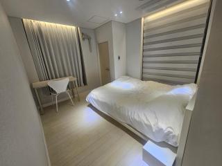 Luxurious High-end Full Option Stay 2 min walk from Seolleung station - 3