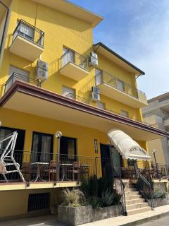 Hotel Numi - 8