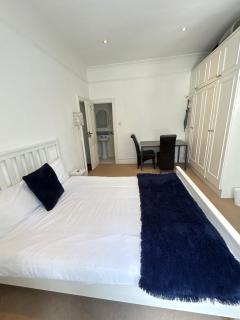 En-suite in Chelsea - 4