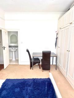En-suite in Chelsea - 6