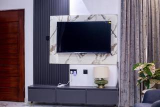 Luxurious 4 bedroom duplex at Lilliesville Court - 2