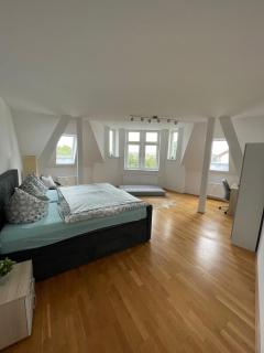 Geräumige Gruppenwohnung im Herzen von Leipzig, fußläufig zum Zoo - 3