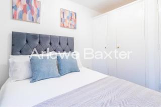 Cozy 2-Bed Modern Escape in Reading - 4