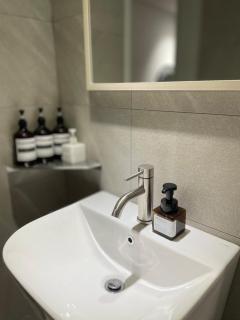 Gyeo - 3min to Hongdae, New Renovated, Free Parking - 7