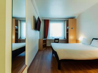 Ibis Barcelona Molins de Rei - 0