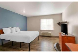 Motel 6 Suites Birmingham Pelham, AL - 2