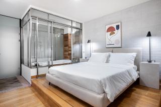 The Grand Acropolis Jacuzzi Residence - 1