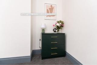 Modern 4BR Contractor Stay in Darlington - 3