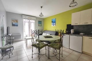 Apartment 10 minutes from the beach - balcony - 6