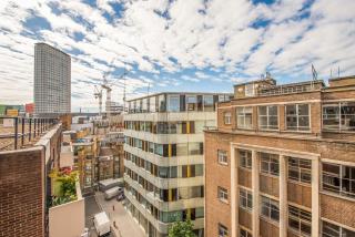 1-Bed Fitzrovia Flat - Balcony & Views - Sleeps 3 - 8