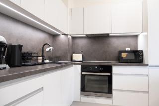 Modern APT City Hideaway - 7