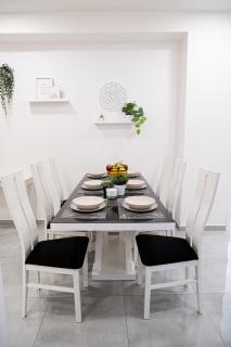Modern APT City Hideaway - 1