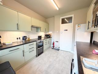 2 Bed Flat - short walk from Brent Cross Station - 6