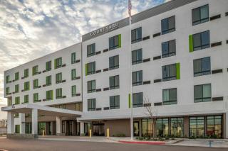 Courtyard by Marriott Woodland - 8