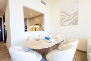 Idyllic Beachside Bliss 1BR with Sea Views in Bab Al Bahr - 6