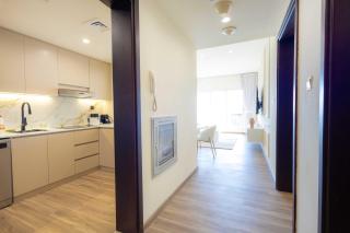 Idyllic Beachside Bliss 1BR with Sea Views in Bab Al Bahr - 4