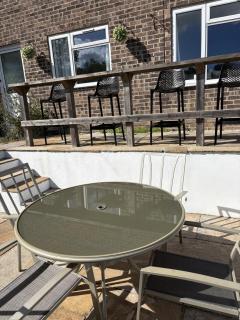 Tip-Top 2-Bed, walk to beach, parking & small dog. - 3