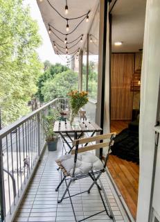 Beautiful Curated and Designed Flat plus Great Balcony - 7