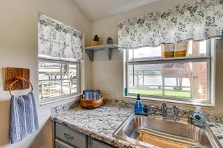 Waterfront Studio w/ Dock, 8 Mi to Kemah Boardwalk - 4