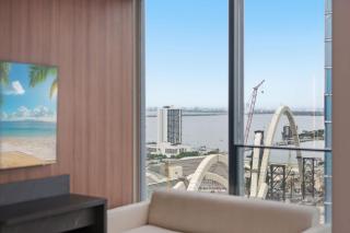 Luxury E11EVEN Residence Pool Beach Club & Gym - 3