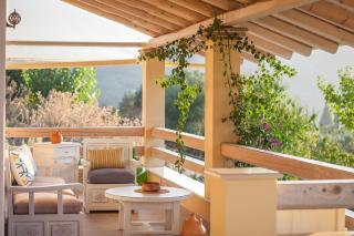 A Private Retreat Among Olive Groves and Endless Blue - 9