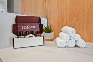 Stunning Studio Rooftop Pool - Prime Location - 8