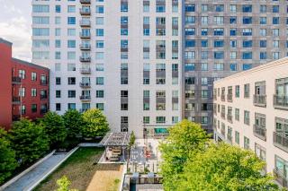 Blueground Assembly Square pool nr Mystic River BOS-1193 - 2