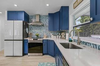 Coastal Naples Pool Retreat 3BR2BA Heated Pool, Hot Tub, Fire Pit & Bikes - Naples - 2